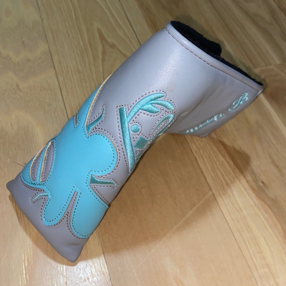 Like New Bettinardi Queen B putter cover